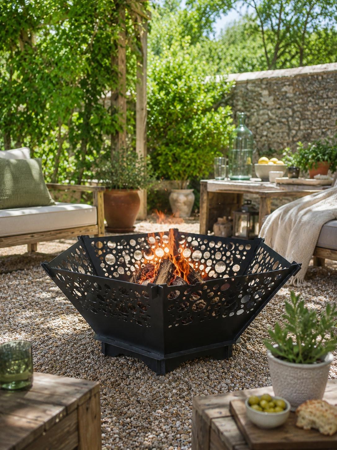 HexaBrasero dans un jardin provençal